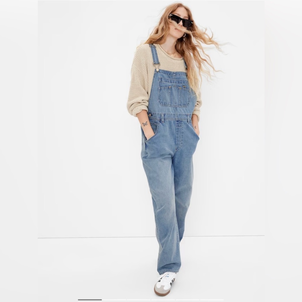 Gap 90s style overalls